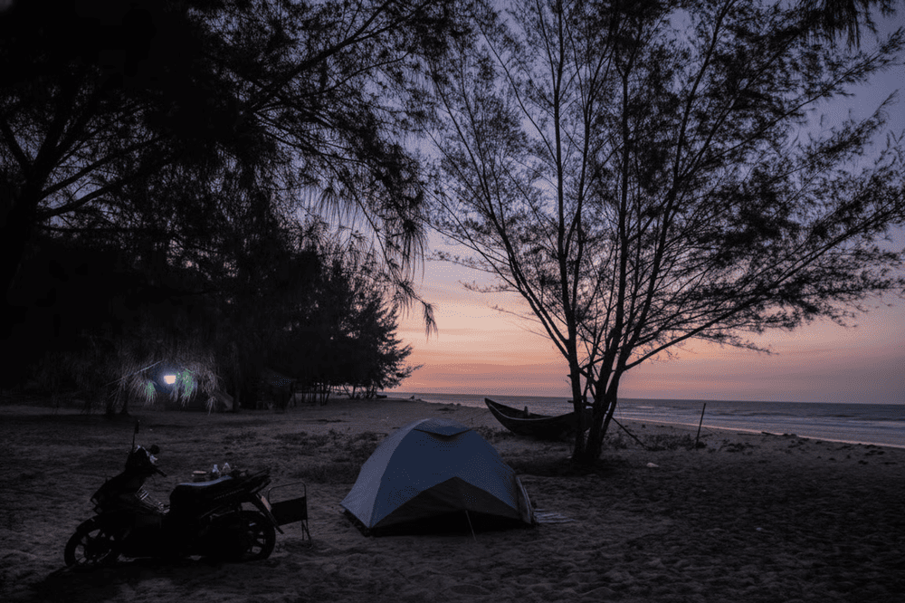 Đón bình minh ở biển Hồ Cốc